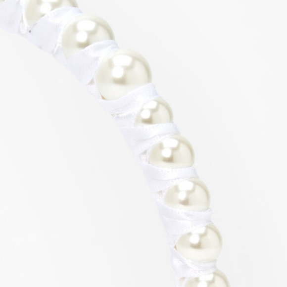 COPY - Classy elegant headband accented with pearls in a fabric wrapped design - Picture 4 of 6
